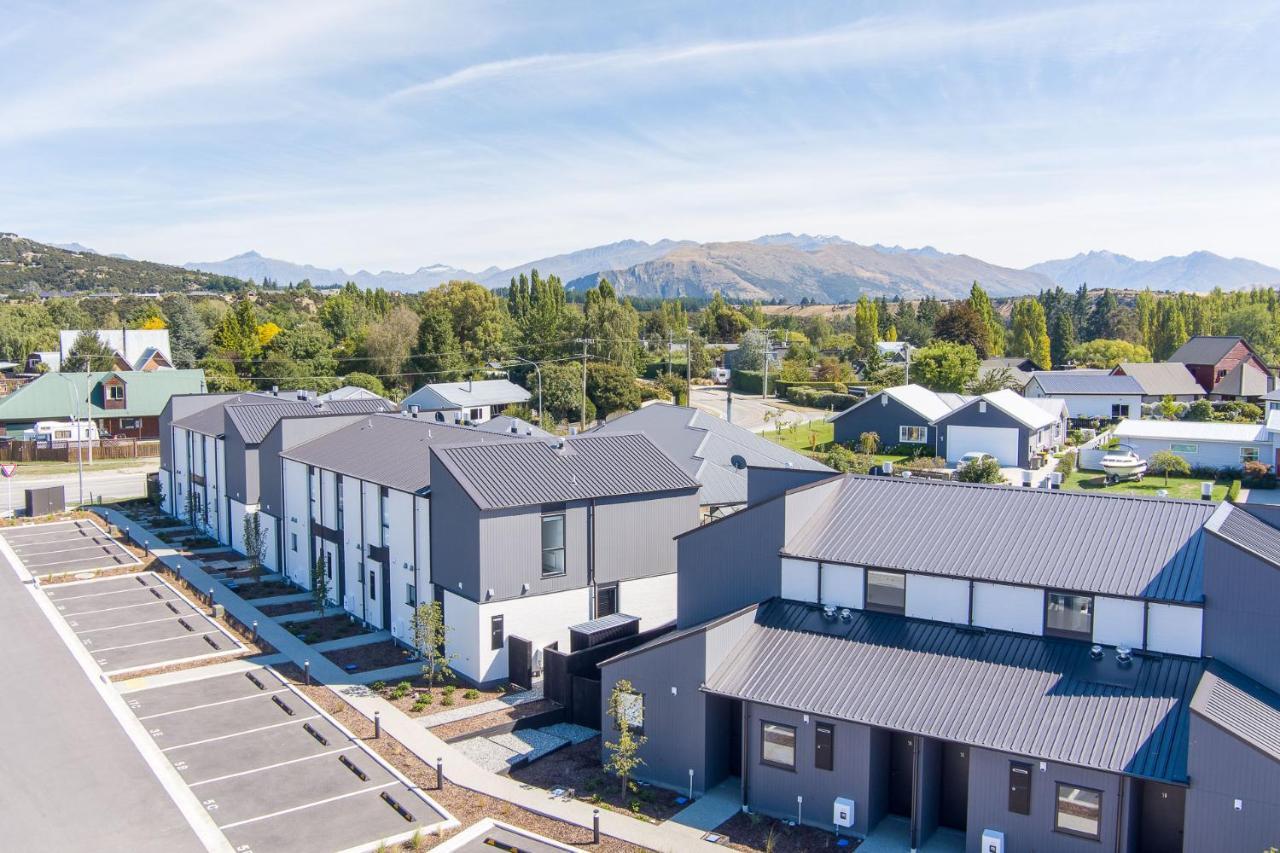 Alpine Junction Townhouse Apartments, Lodge & Hotel 와나카 외부 사진