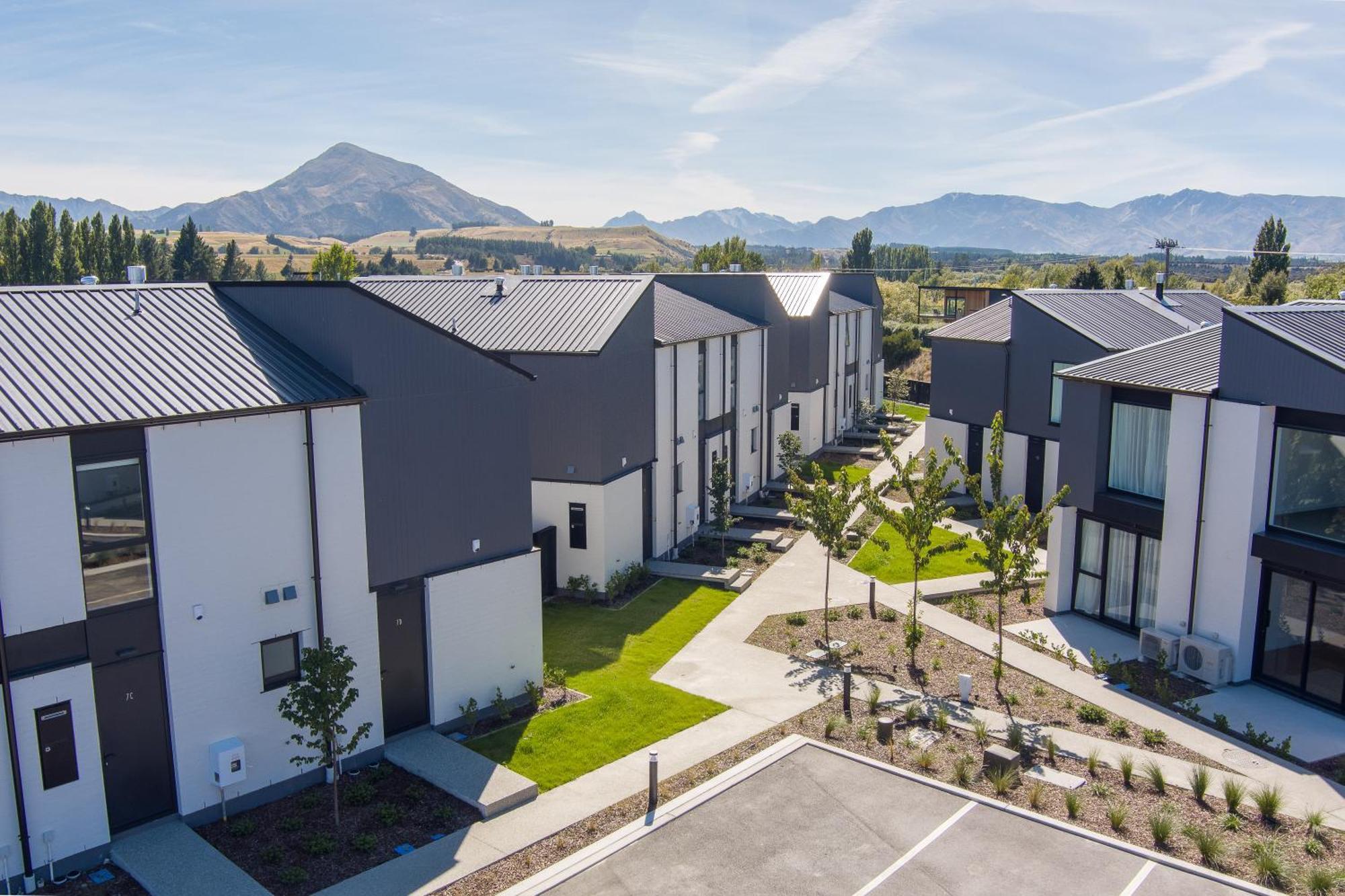 Alpine Junction Townhouse Apartments, Lodge & Hotel 와나카 외부 사진