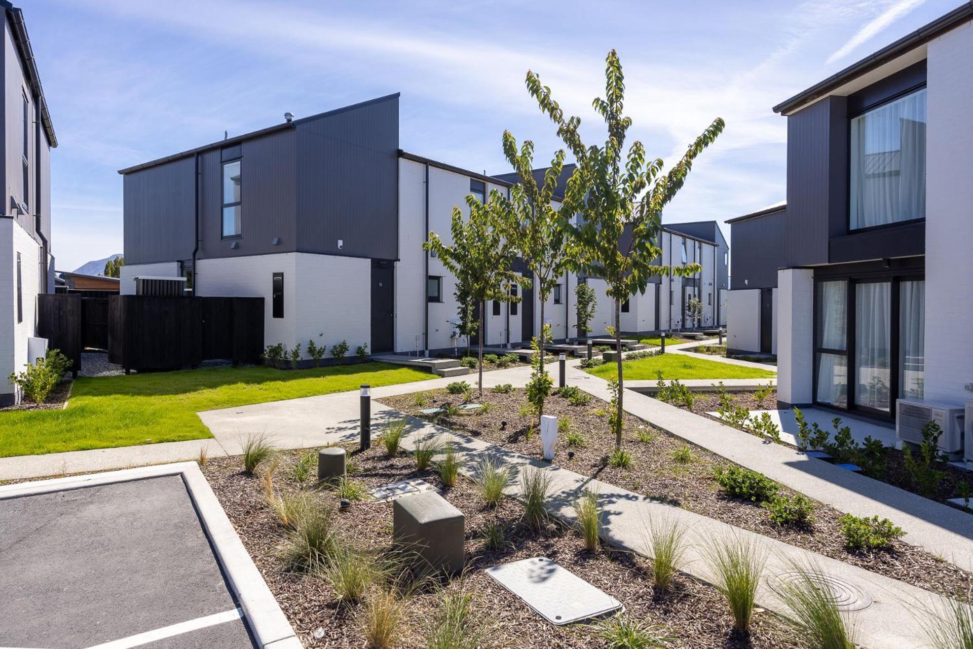 Alpine Junction Townhouse Apartments, Lodge & Hotel 와나카 외부 사진